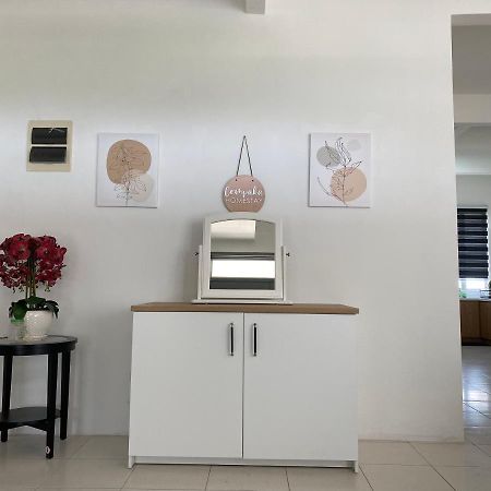 Cempaka Homestay Soga Perdana Batu Pahat Kültér fotó